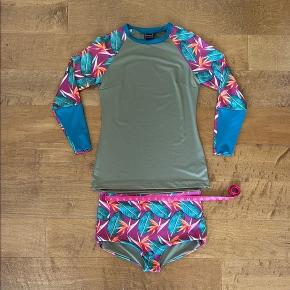 Tropical Print Rash Guard Set - Picture 5 of 6